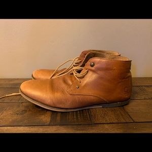 men brown chukka boots